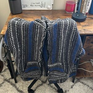 Grey Drug Rug w Blue Accent